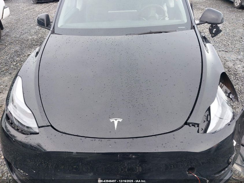 2025 Tesla Model Y Long Range Dual Motor All-Wheel Drive VIN: 7SAYGAEE3SF240806 Lot: 43946497
