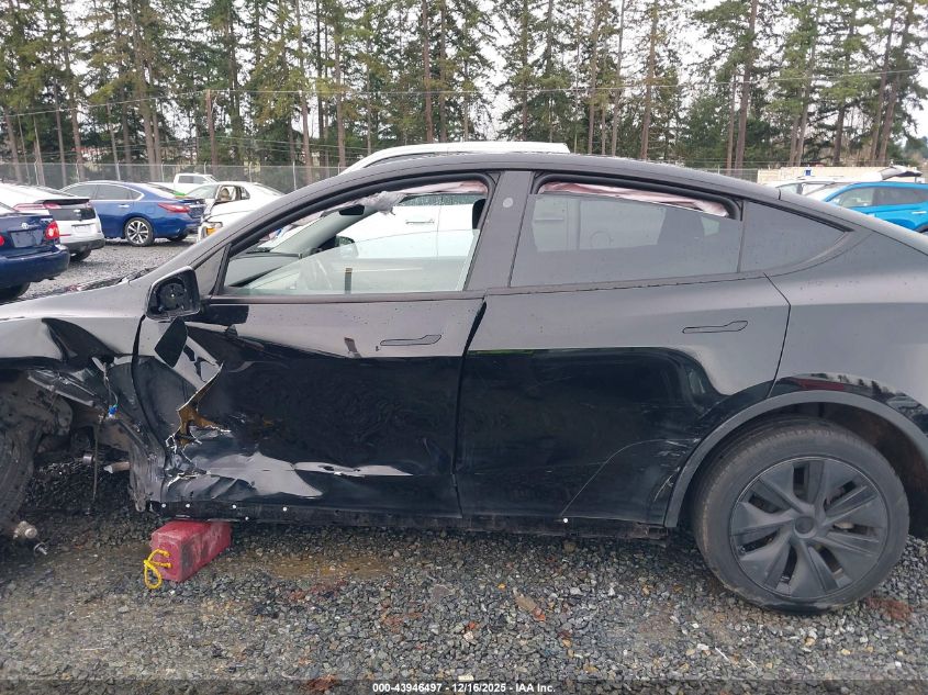 2025 Tesla Model Y Long Range Dual Motor All-Wheel Drive VIN: 7SAYGAEE3SF240806 Lot: 43946497