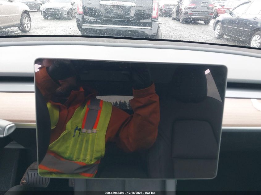 2025 Tesla Model Y Long Range Dual Motor All-Wheel Drive VIN: 7SAYGAEE3SF240806 Lot: 43946497