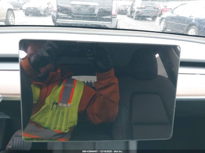 2025 Tesla Model Y Long Range Dual Motor All-Wheel Drive VIN: 7SAYGAEE3SF240806 Lot: 43946497