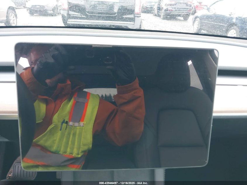 2025 Tesla Model Y Long Range Dual Motor All-Wheel Drive VIN: 7SAYGAEE3SF240806 Lot: 43946497