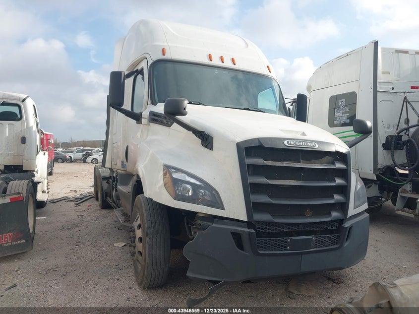 2020 FREIGHTLINER NEW CASCADIA 126