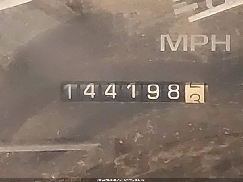 1999 Cadillac Escalade Standard VIN: 1GYEK13R6XR416957 Lot: 43946628