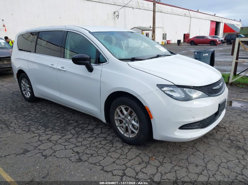 2024 Chrysler Voyager