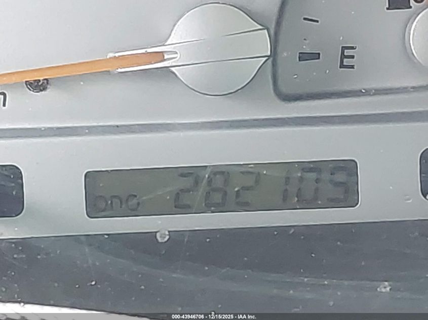 2002 Toyota Camry Se VIN: JTDBE32K820082573 Lot: 43946706