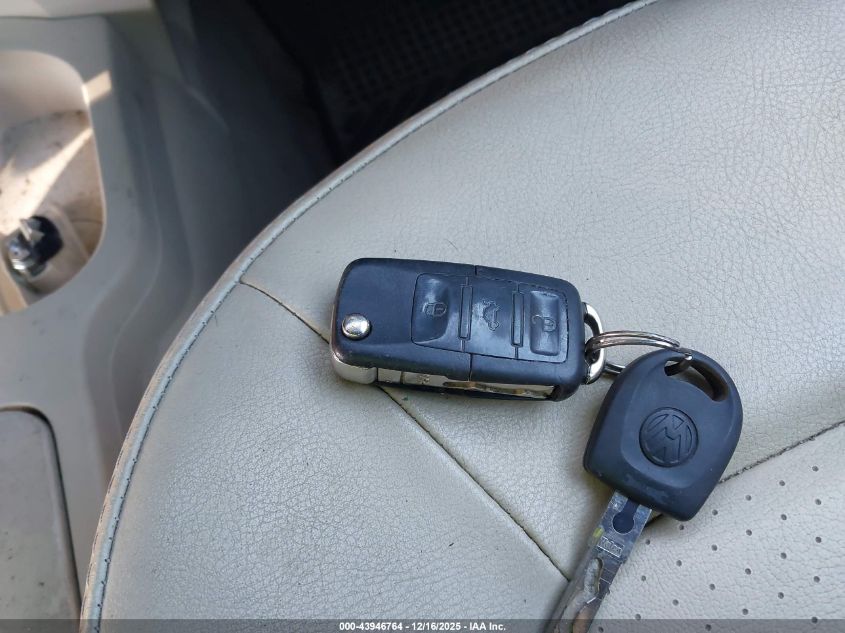 2009 Volkswagen New Beetle 2.5L VIN: 3VWRF31Y49M409797 Lot: 43946764