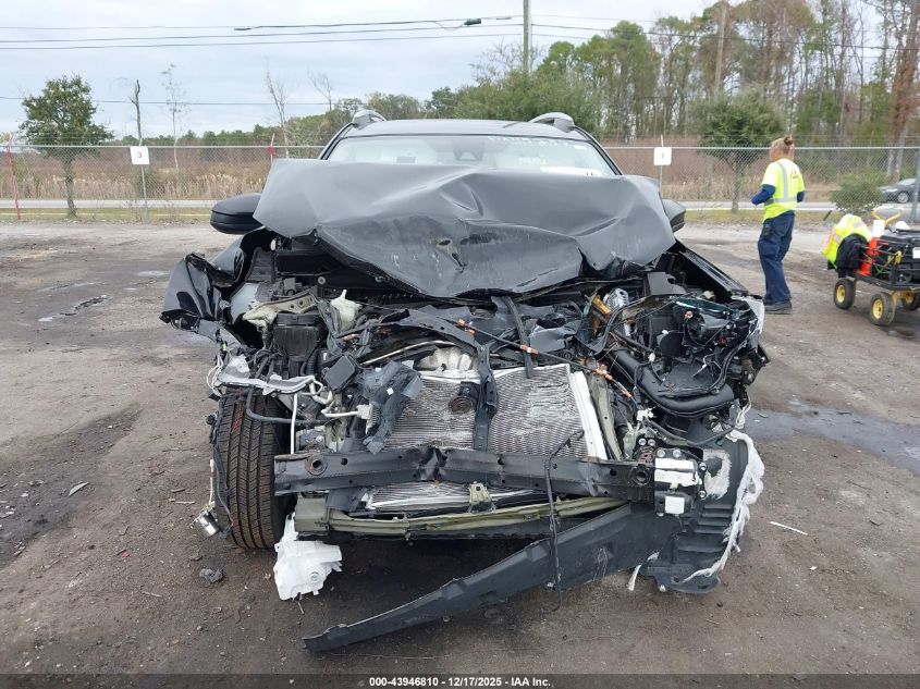 2018 Toyota Rav4 Le VIN: 2T3BFREV4JW845253 Lot: 43946810