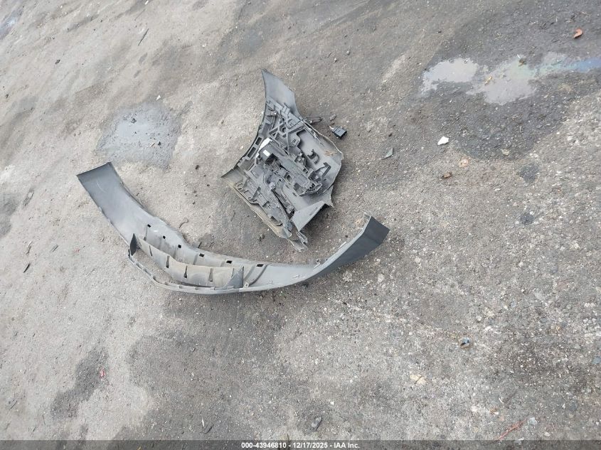 2018 Toyota Rav4 Le VIN: 2T3BFREV4JW845253 Lot: 43946810