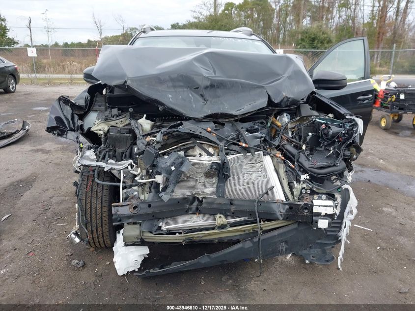 2018 Toyota Rav4 Le VIN: 2T3BFREV4JW845253 Lot: 43946810