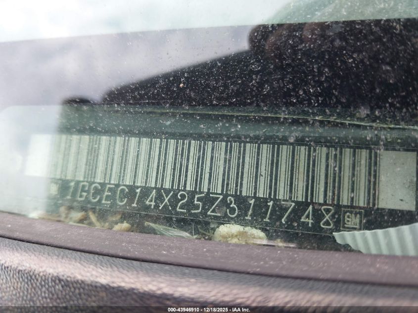 2005 Chevrolet Silverado 1500 Work Truck VIN: 1GCEC14X25Z311748 Lot: 43946910