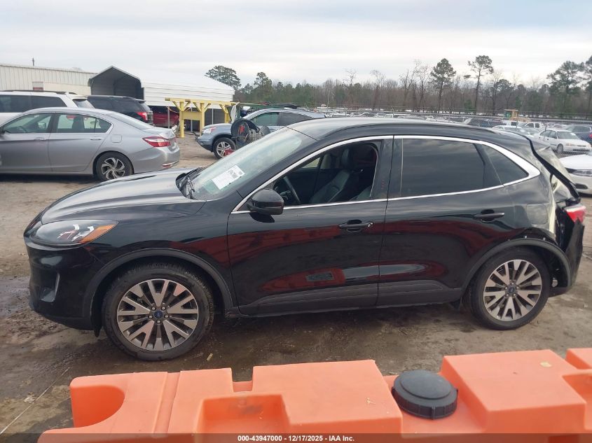 2020 Ford Escape Titanium VIN: 1FMCU9J95LUB27967 Lot: 43947000