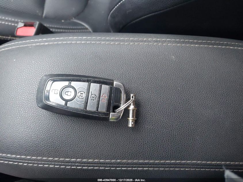 2020 Ford Escape Titanium VIN: 1FMCU9J95LUB27967 Lot: 43947000