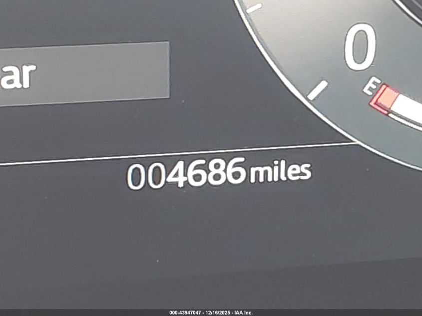 2026 Land Rover Range Rover Velar P400 Dynamic Se VIN: SALYL2FU4TA822548 Lot: 43947047