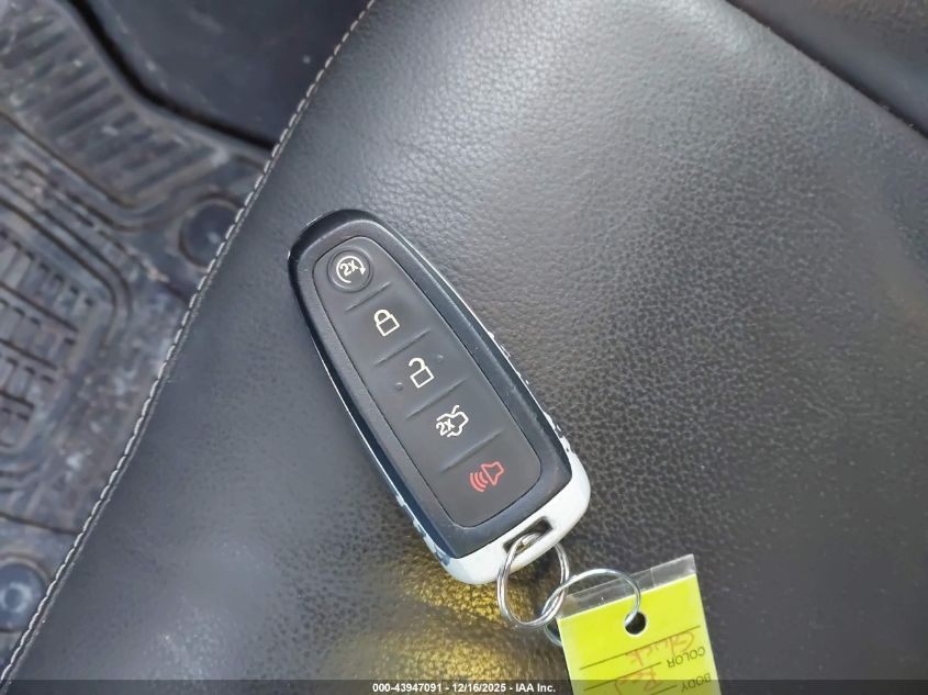 2015 Ford Escape Titanium VIN: 1FMCU0J92FUB60392 Lot: 43947091