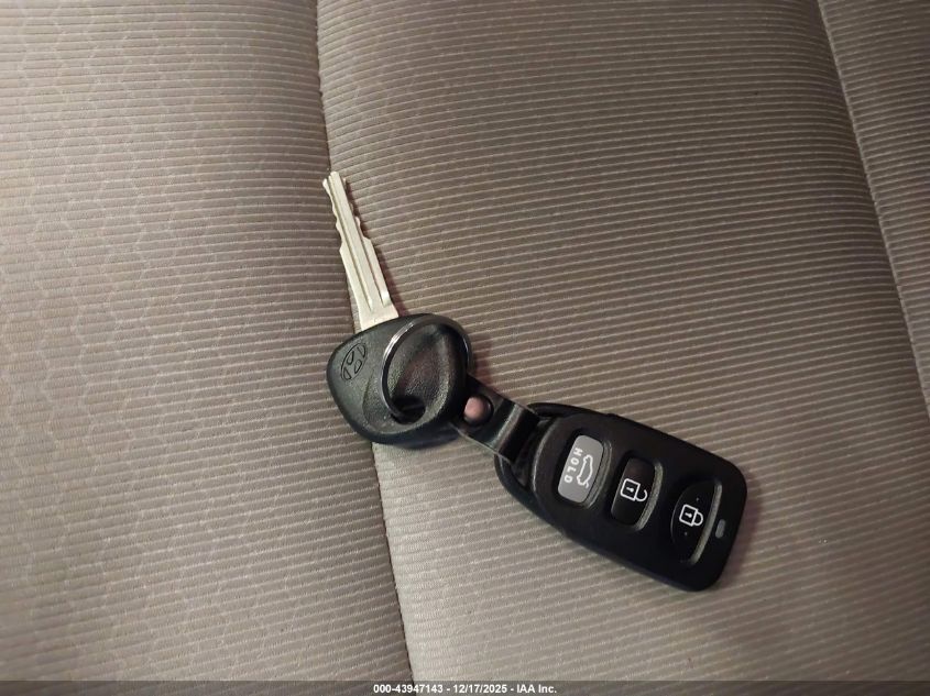 2017 Hyundai Elantra Se VIN: KMHD74LF6HU392065 Lot: 43947143