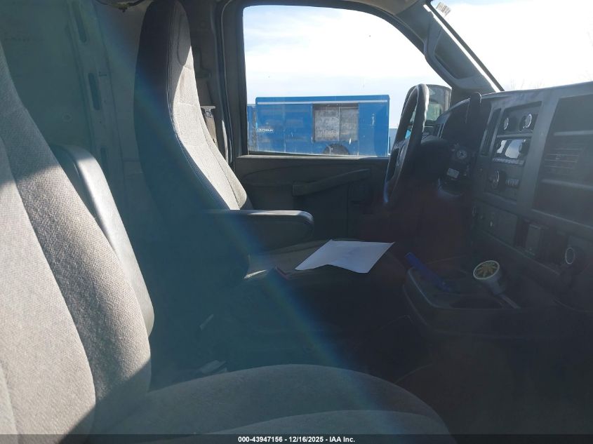 2017 GMC Savana 3500 Work Van VIN: 1GTZ7HFG9H1157392 Lot: 43947156