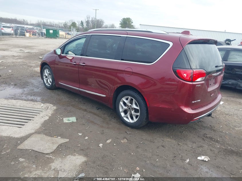 2017 Chrysler Pacifica Touring-L Plus