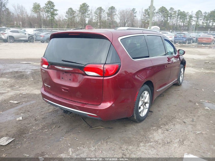 2017 Chrysler Pacifica Touring-L Plus