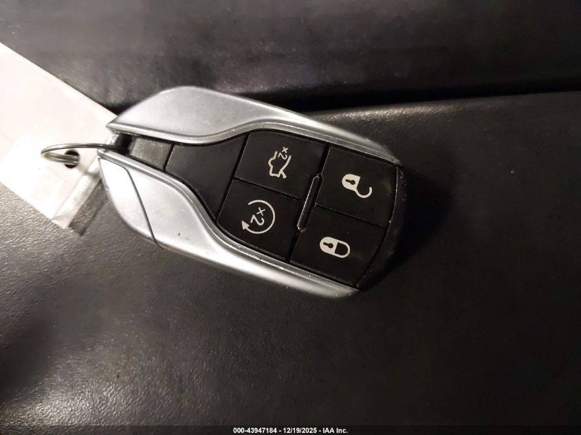 2017 Maserati Levante VIN: ZN661XUA3HX215943 Lot: 43947184