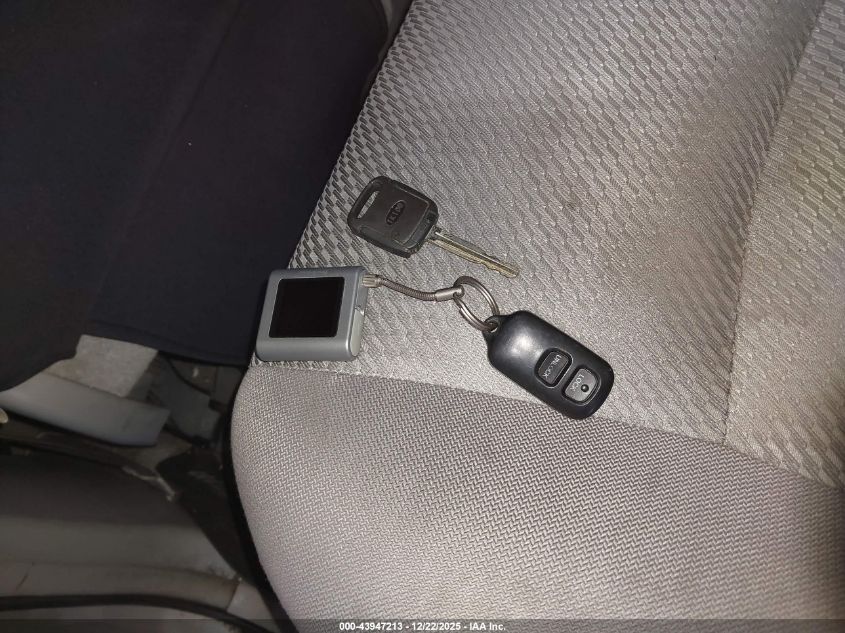 2006 Toyota Highlander V6 VIN: JTEEP21AX60163960 Lot: 43947213