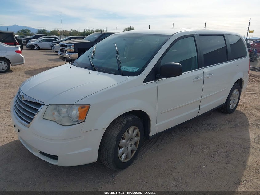 2010 Chrysler Town & Country Lx