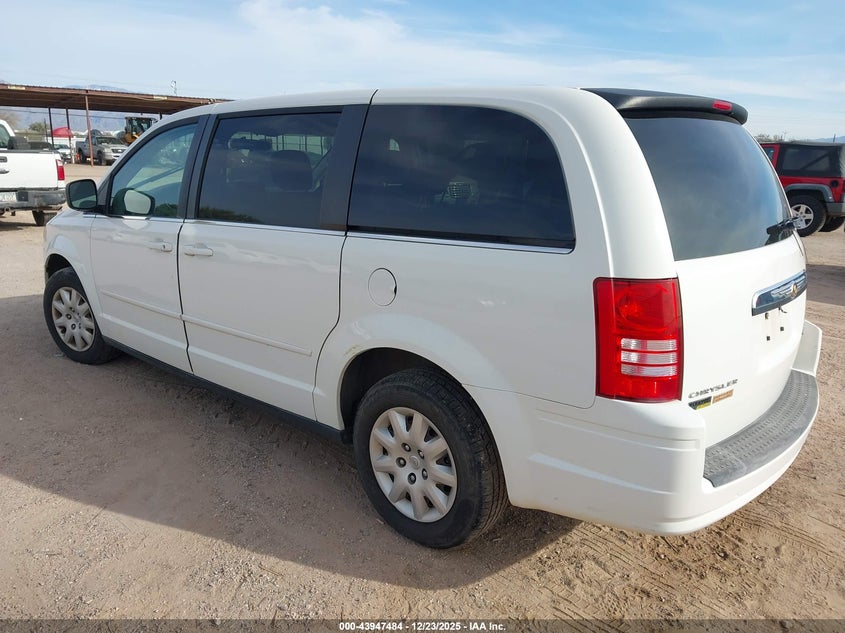 2010 Chrysler Town & Country Lx