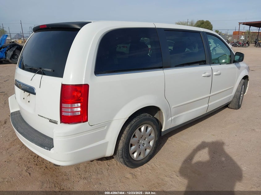 2010 Chrysler Town & Country Lx