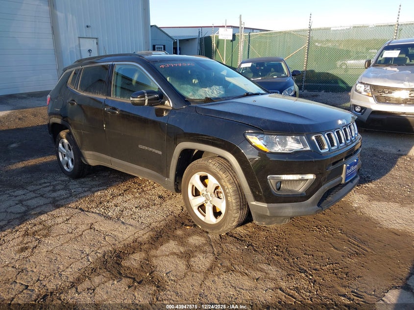 3C4NJDBB1KT690789 2019 Jeep Compass Latitude 4X4 auction photo 1