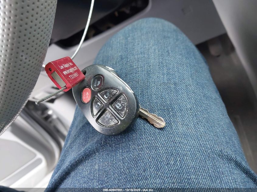 2013 Toyota Sienna Xle V6 8 Passenger VIN: 5TDYK3DC8DS361000 Lot: 43947591