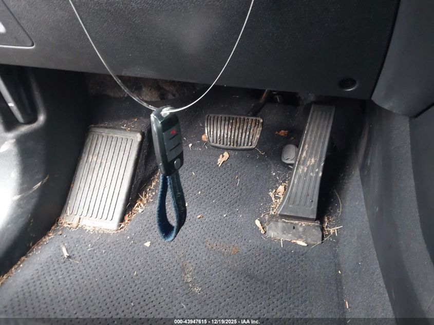 2017 Kia Sorento 3.3L Sx VIN: 5XYPKDA54HG231760 Lot: 43947615