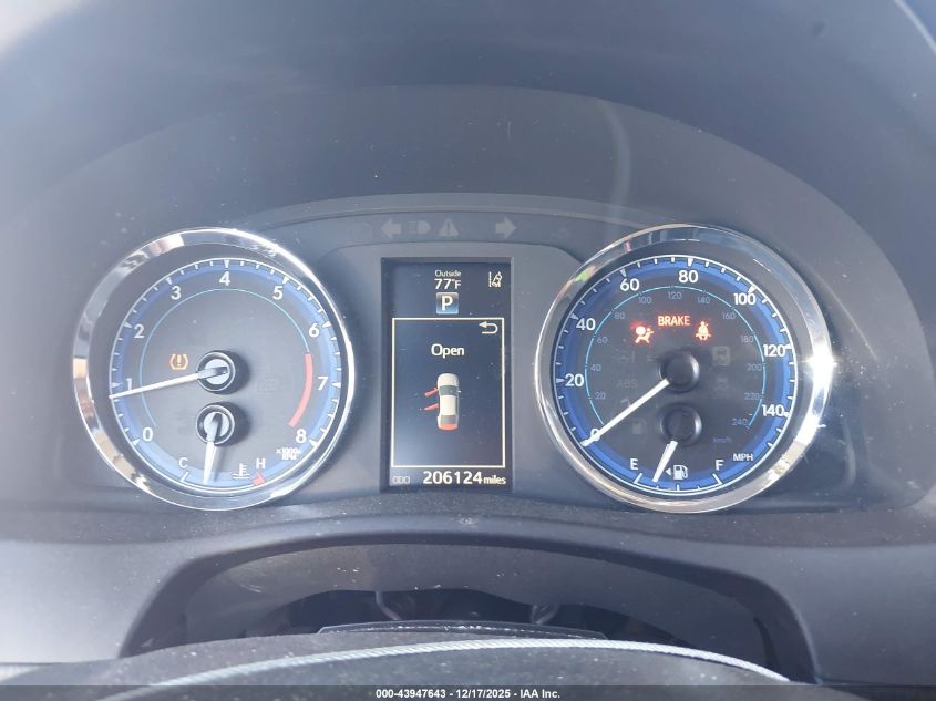 2017 Toyota Corolla Se VIN: 5YFBURHE2HP678235 Lot: 43947643