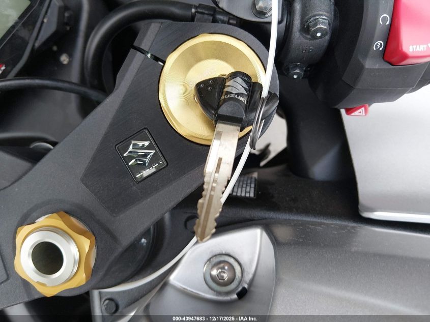 2025 Suzuki Gsx-R1000 VIN: JS1DM11B3S7100495 Lot: 43947683