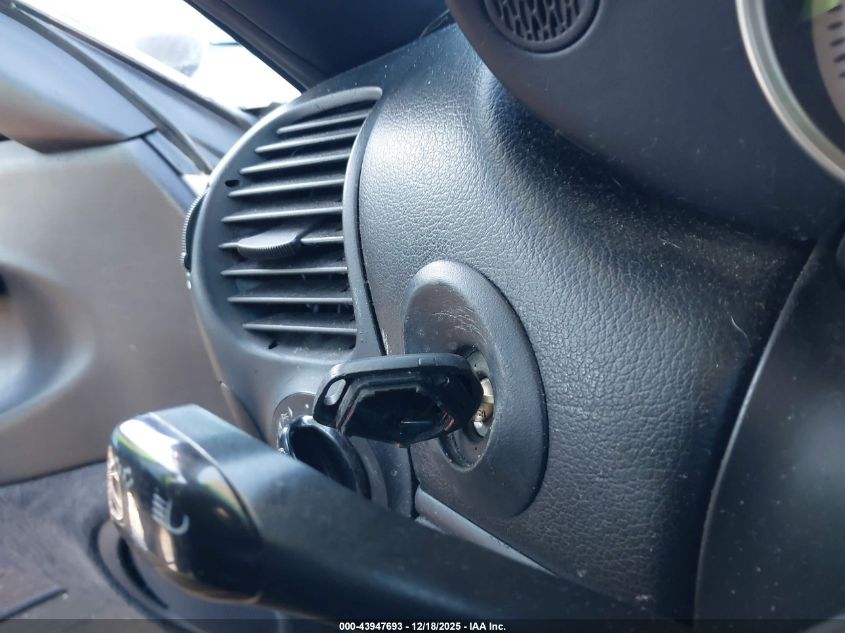 2000 Porsche Boxster S VIN: WP0CB2984YU664415 Lot: 43947693