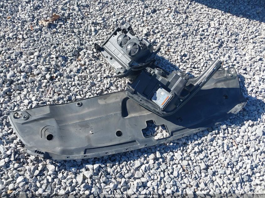 2018 GMC Yukon Xl Denali VIN: 1GKS2HKJ4JR394840 Lot: 43947724