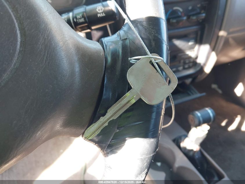 1999 Toyota Tacoma Prerunner V6 VIN: 4TASN92N3XZ551421 Lot: 43947828