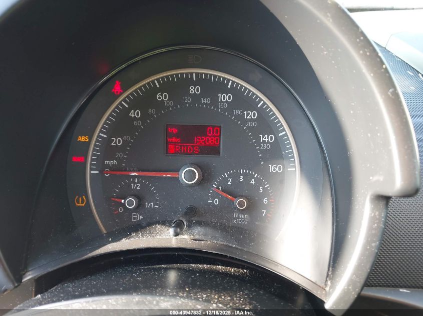 2010 Volkswagen New Beetle 2.5L Final Edition VIN: 3VWPW3AG8AM013052 Lot: 43947832