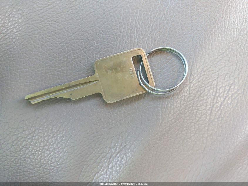 2006 International 9400 9400I VIN: 2HSCNAPR96C357419 Lot: 43947858