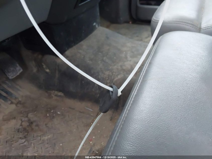 2005 Ford F-150 Stx/Xl/Xlt VIN: 1FTRF12275NB10452 Lot: 43947984