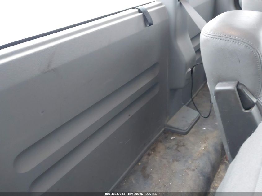 2005 Ford F-150 Stx/Xl/Xlt VIN: 1FTRF12275NB10452 Lot: 43947984