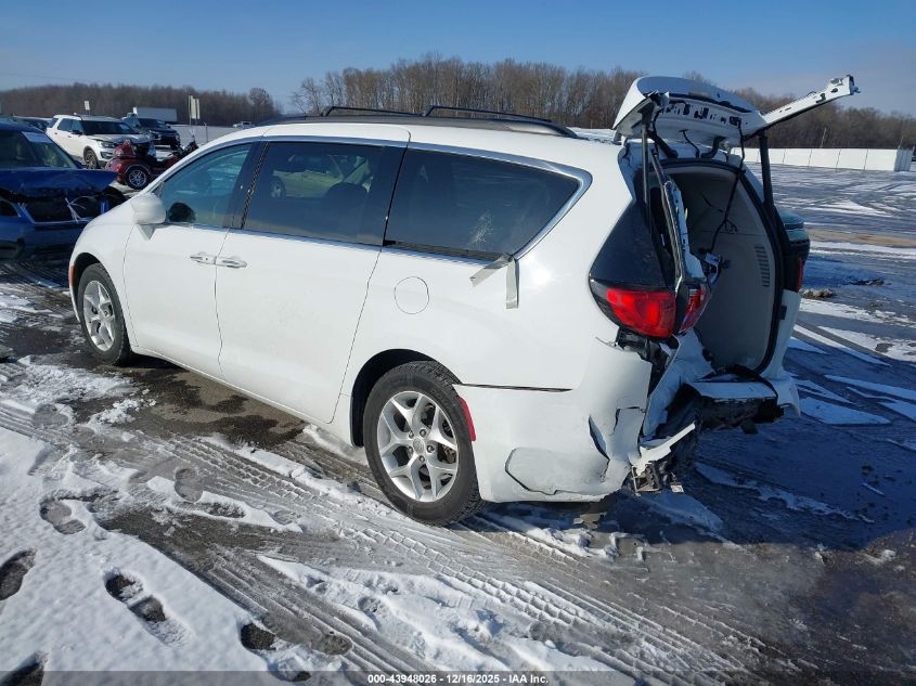 2018 Chrysler Pacifica Touring Plus VIN: 2C4RC1FG7JR101729 Lot: 43948026