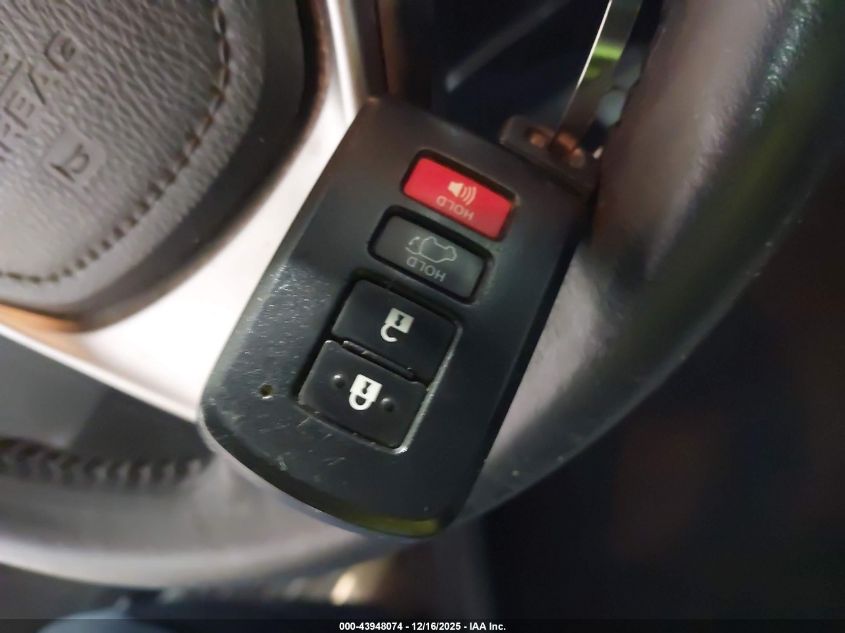 2018 Toyota Rav4 Xle VIN: 2T3WFREV3JW433147 Lot: 43948074