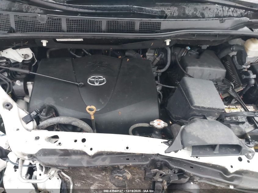 2017 Toyota Sienna Le 8 Passenger VIN: 5TDKZ3DC6HS884832 Lot: 43948127