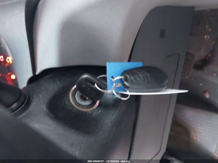 2017 Toyota Sienna Le 8 Passenger VIN: 5TDKZ3DC6HS884832 Lot: 43948127