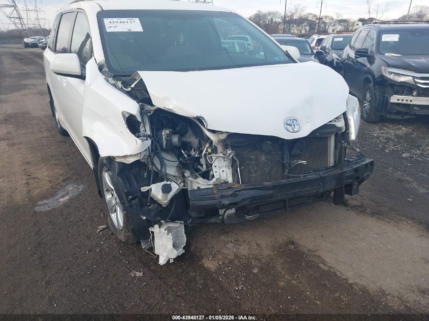 2017 Toyota Sienna Le 8 Passenger VIN: 5TDKZ3DC6HS884832 Lot: 43948127