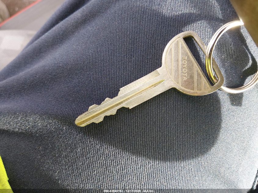 2002 Toyota Echo VIN: JTDBT123420254231 Lot: 43948162