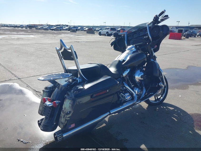 1HD1KRM11FB672165 2015 HARLEY-DAVIDSON STREET GLIDE photo no. 4