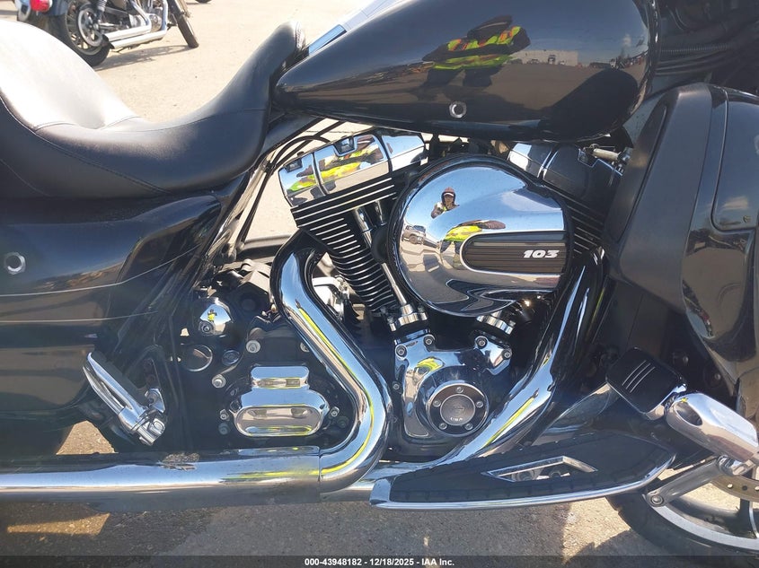 2015 Harley-Davidson Flhxs Street Glide Special VIN: 1HD1KRM11FB672165 Lot: 43948182