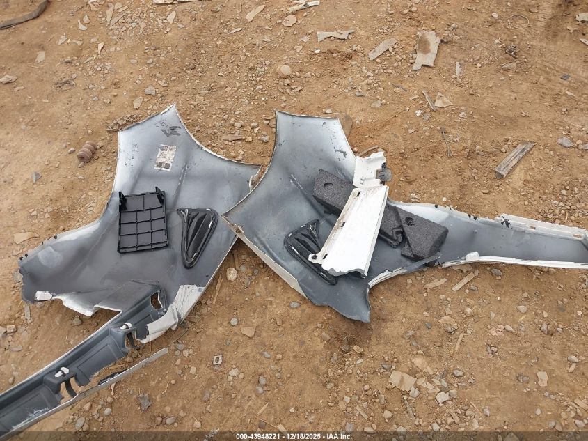 2018 Toyota Corolla Le VIN: 2T1BURHE9JC072730 Lot: 43948221