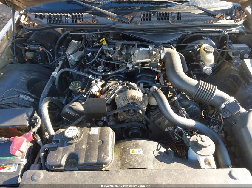 2004 Mercury Grand Marquis Gs VIN: 2MEFM74W24X616794 Lot: 43948375