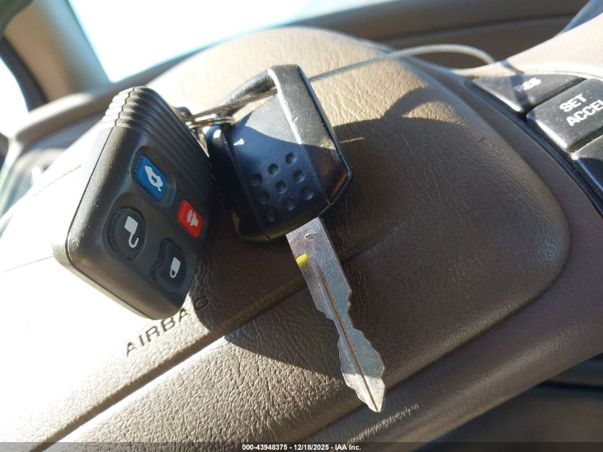 2004 Mercury Grand Marquis Gs VIN: 2MEFM74W24X616794 Lot: 43948375